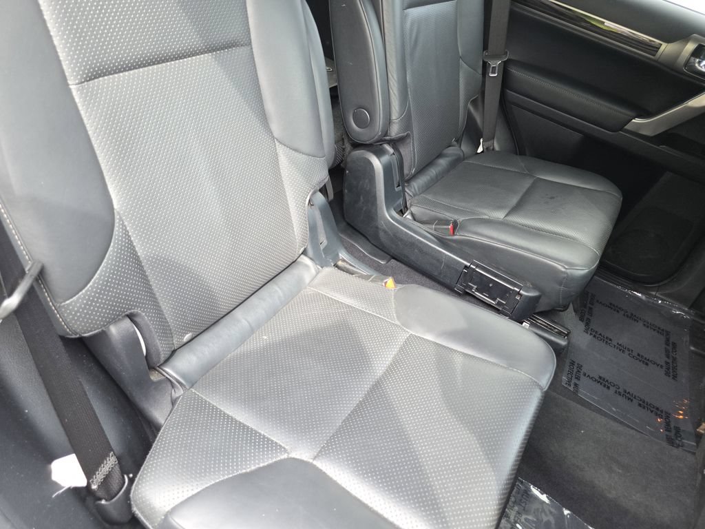 Certified 2023 Lexus GX 460 Luxury w/ Sport Design Package AWD/4WD image 20