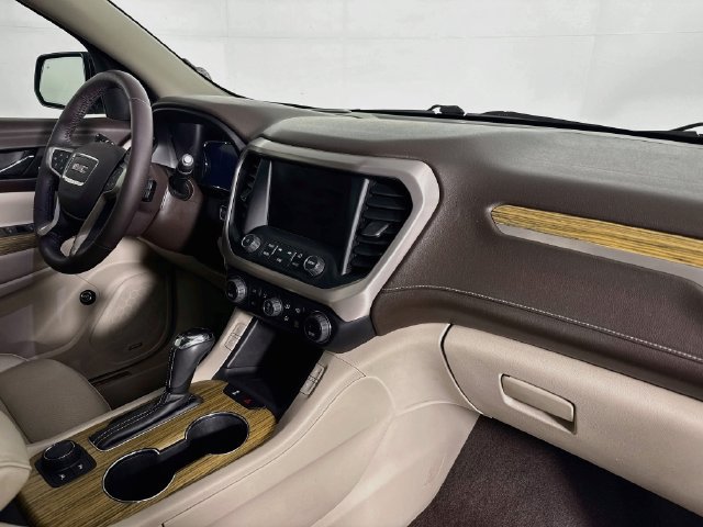 Used 2018 GMC Acadia Denali w/ Technology Package FWD image 27