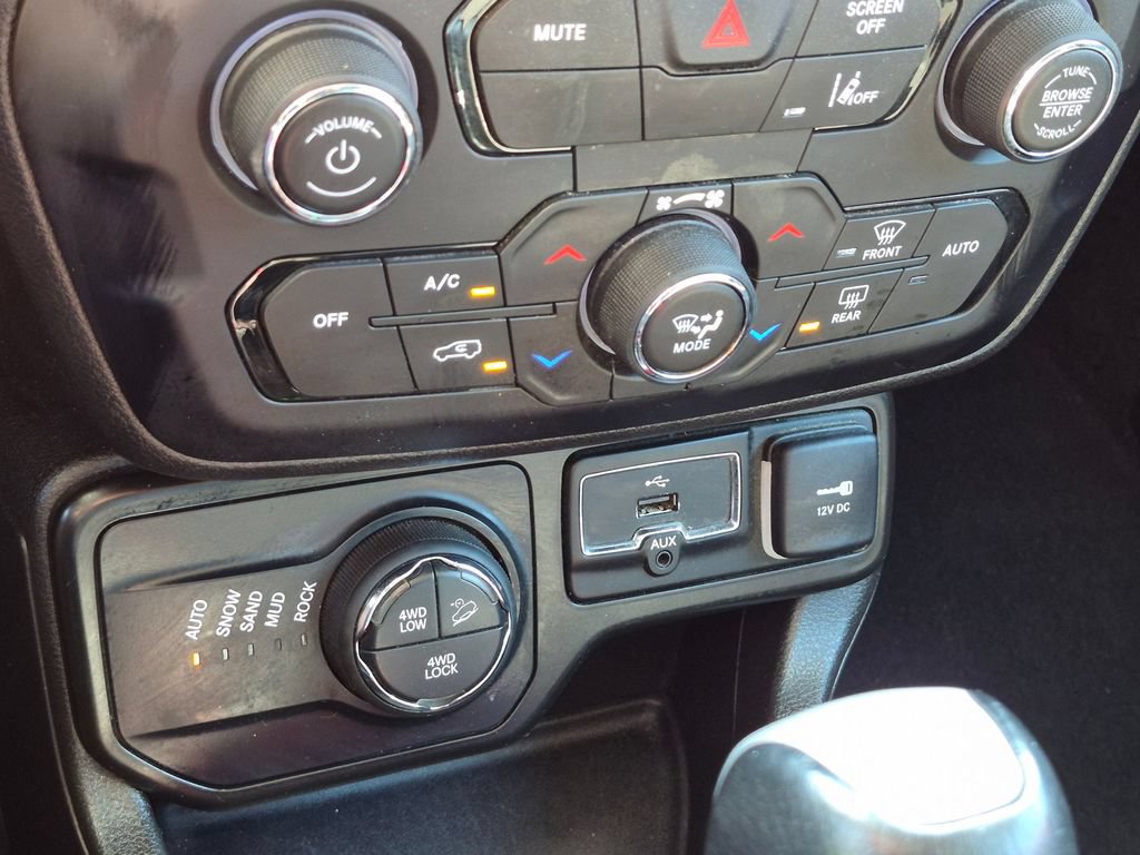 Used 2022 Jeep Renegade Trailhawk AWD/4WD image 24