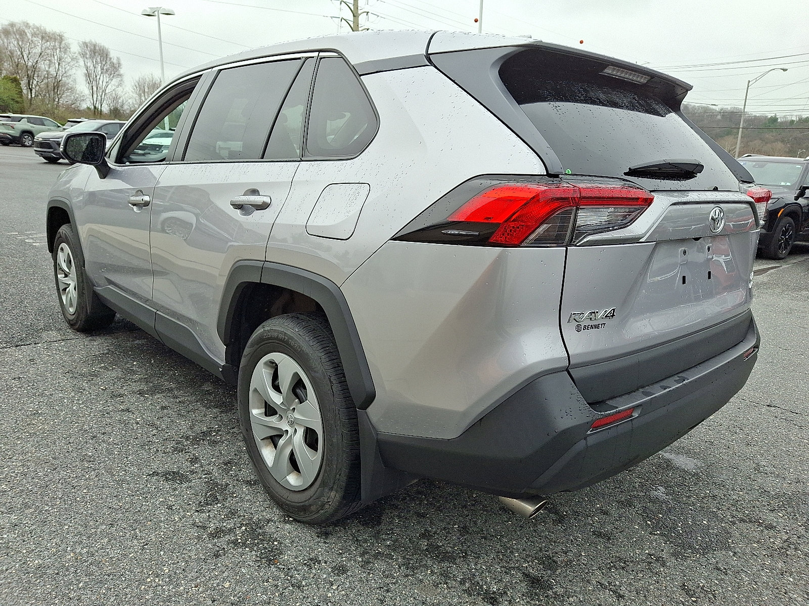 Used 2022 Toyota RAV4 LE image 5