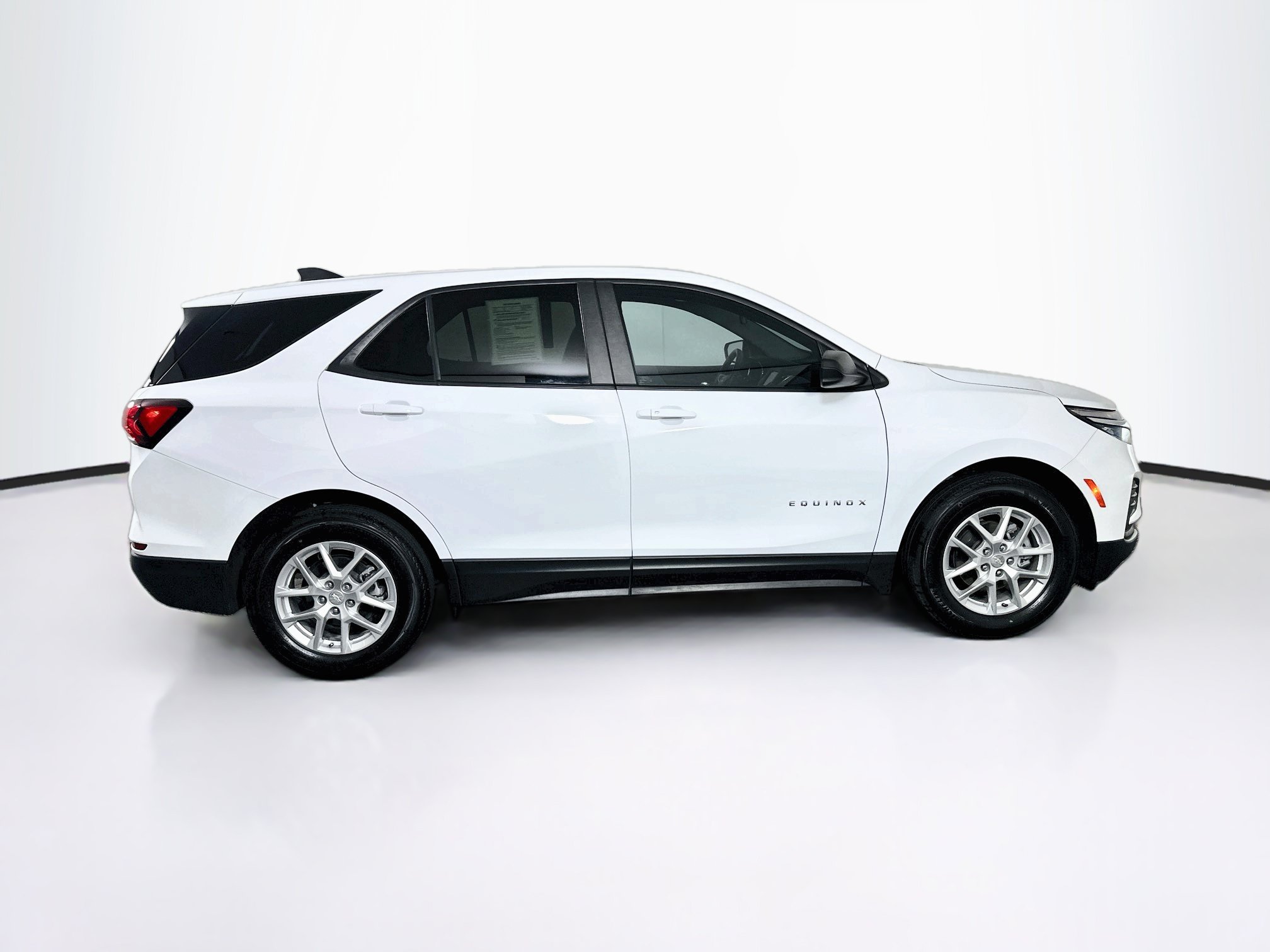Used 2024 Chevrolet Equinox LS w/ LS Convenience Package FWD image 10