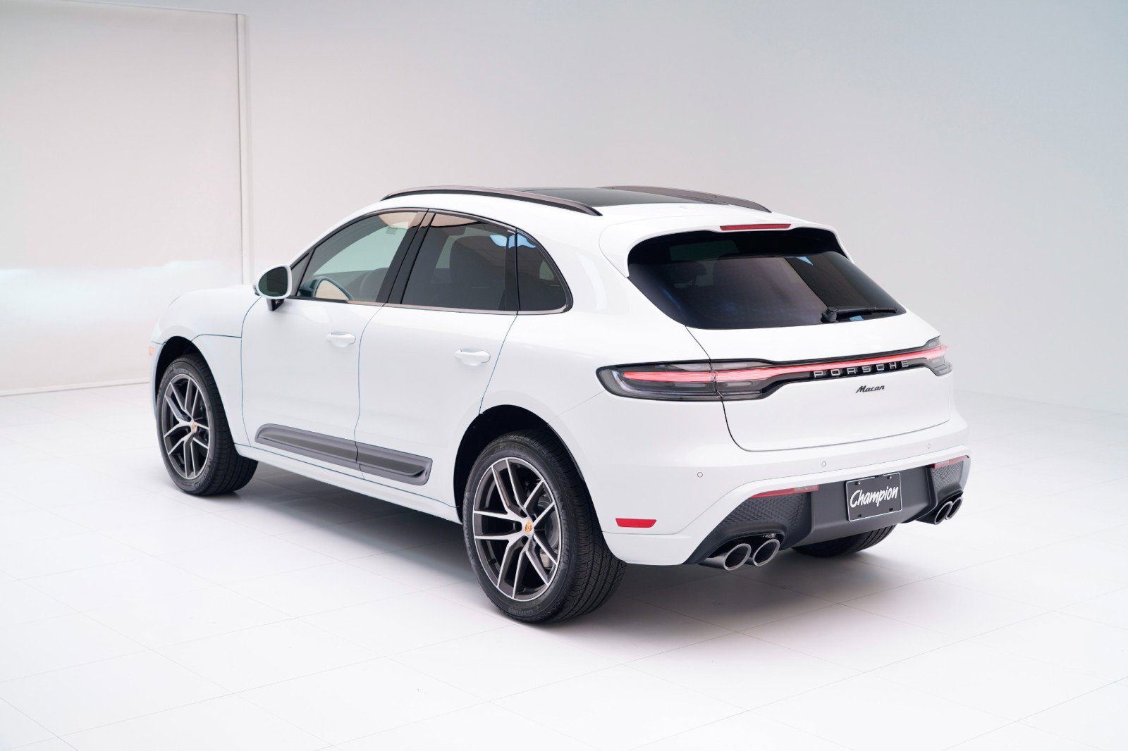 New 2026 Porsche Macan image 3