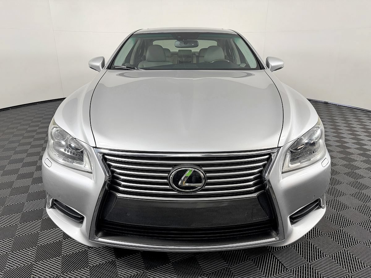 Used 2014 Lexus LS 460 w/ Comfort Package RWD image 4