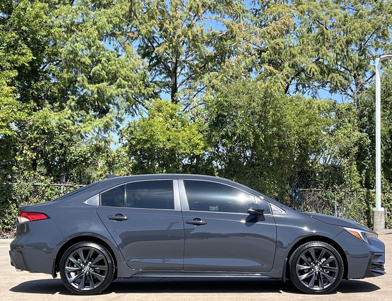 Used 2026 Toyota Corolla SE FWD image 3