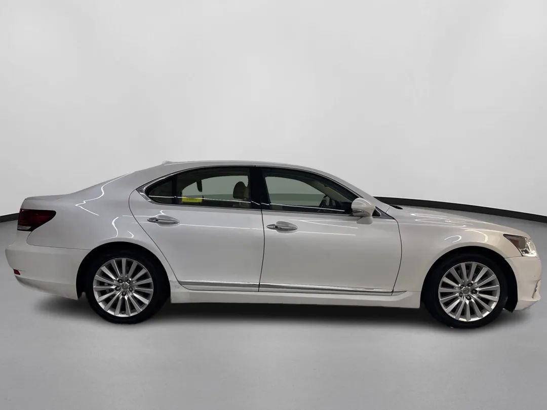 Used 2017 Lexus LS 460 AWD w/ Comfort Package image 11
