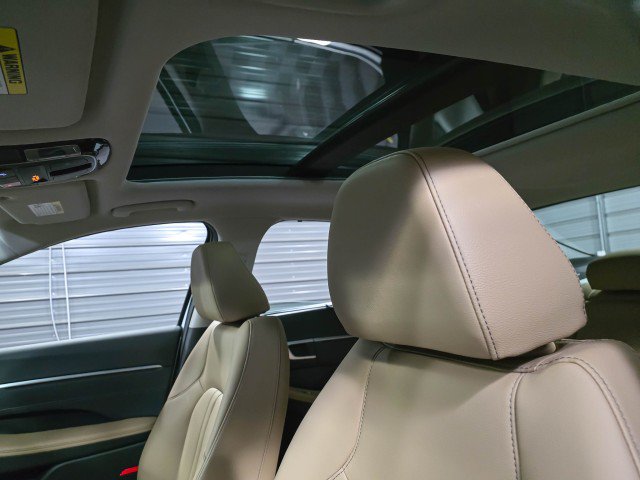 Used 2025 Hyundai Sonata Limited FWD image 19