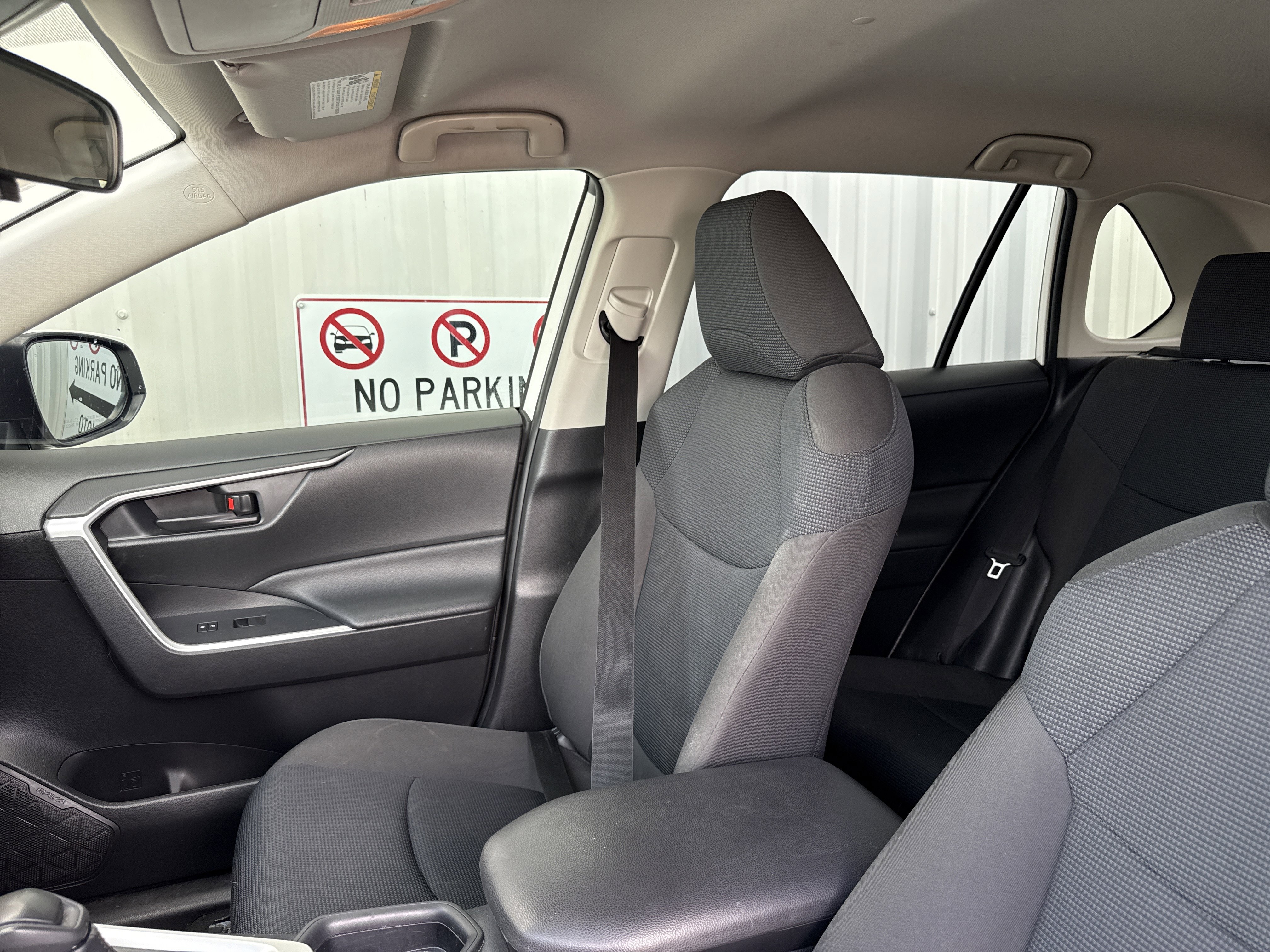 Used 2020 Toyota RAV4 LE image 12