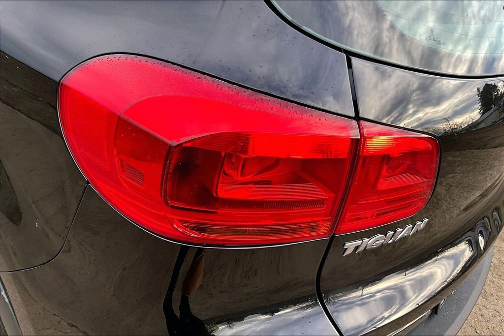 Used 2017 Volkswagen Tiguan S image 29
