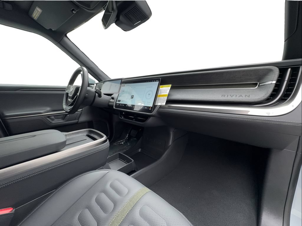 Used 2026 Rivian R1S Adventure image 31