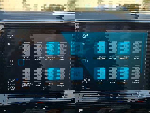 New 2026 Volkswagen Atlas Cross Sport SE image 19