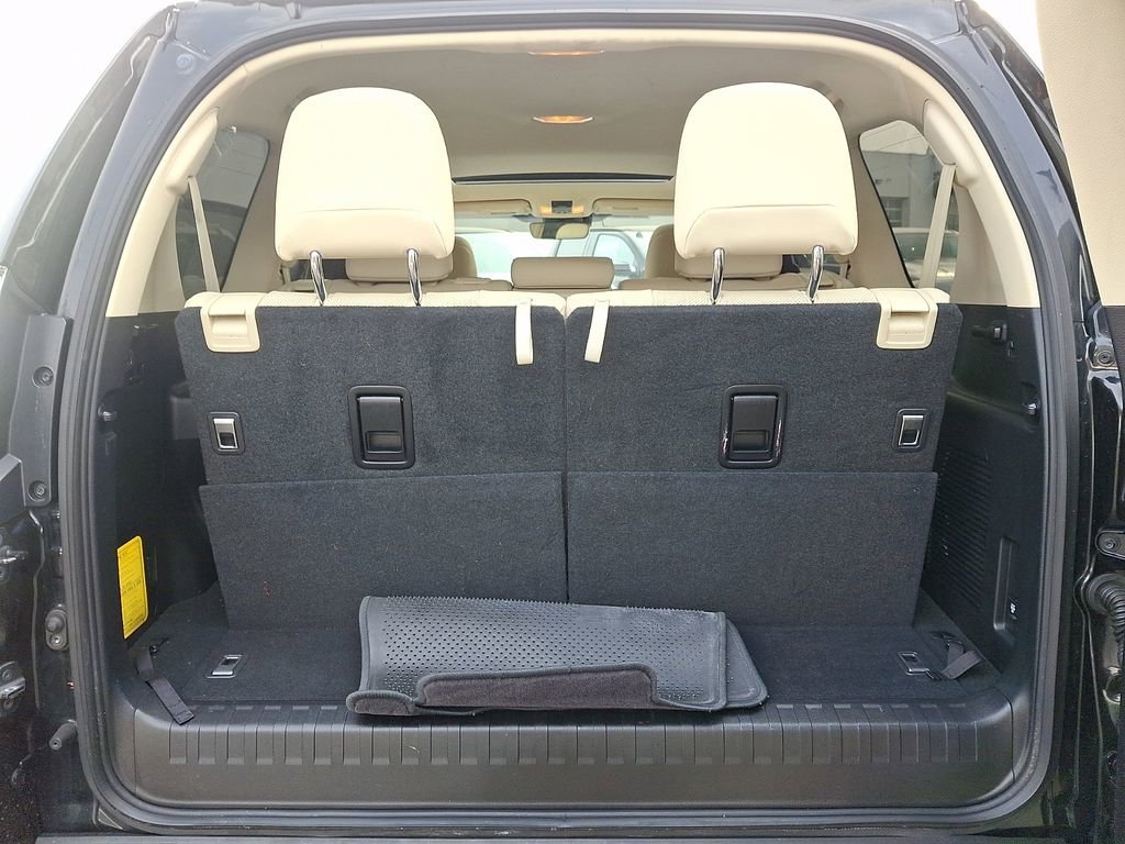 Used 2021 Lexus GX 460 Premium w/ Premium Package image 29