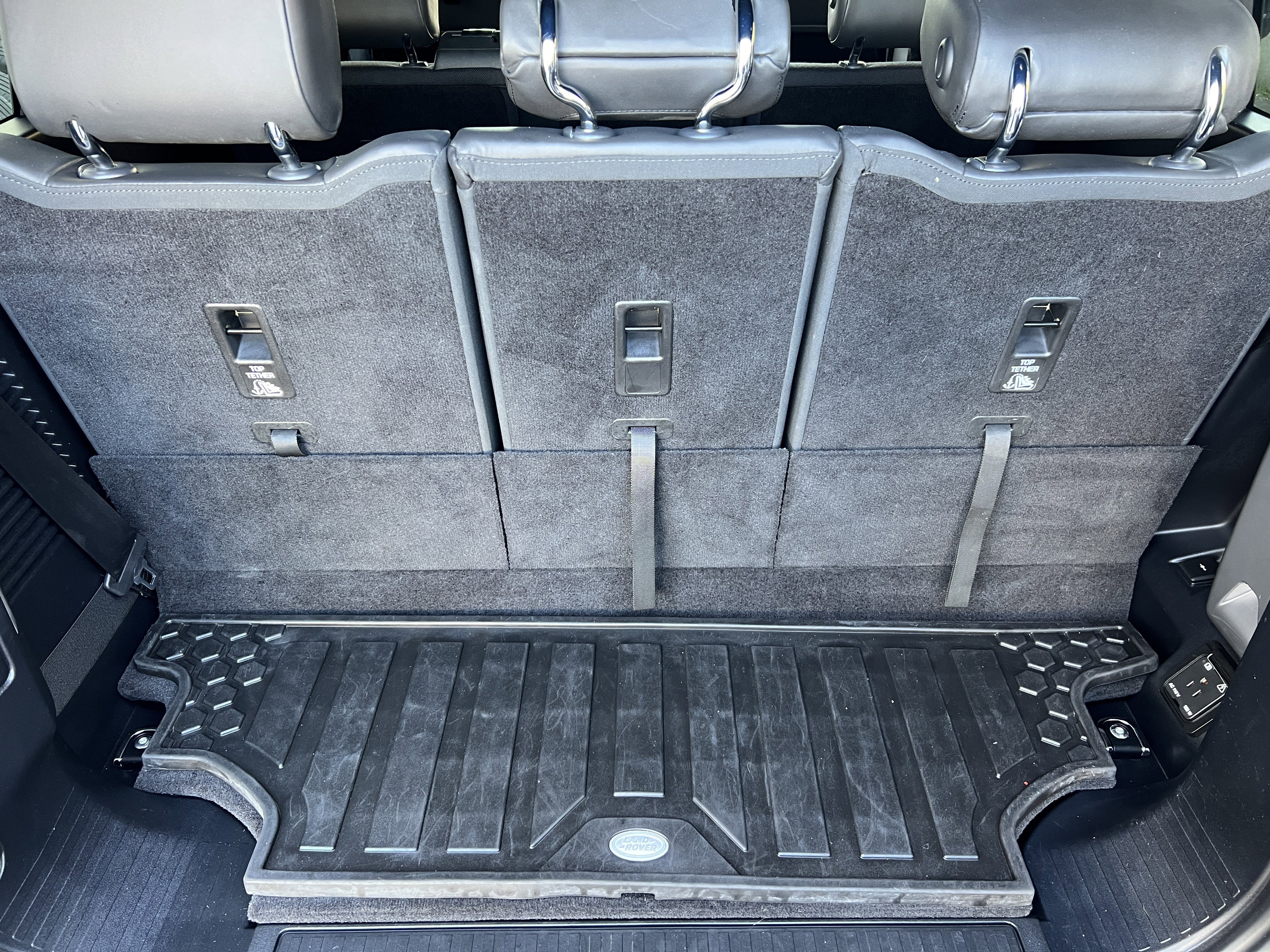 Used 2023 Land Rover Defender 130 X image 17