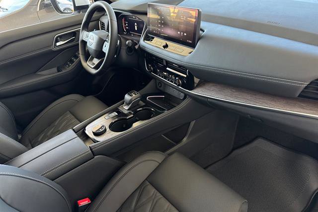 New 2026 Nissan Rogue Platinum image 18