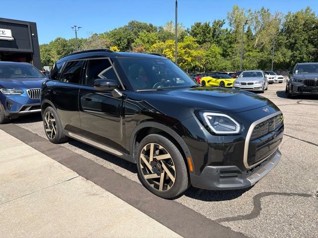 Certified 2025 MINI Cooper Countryman SE w/ Comfort Package Max AWD/4WD image 3