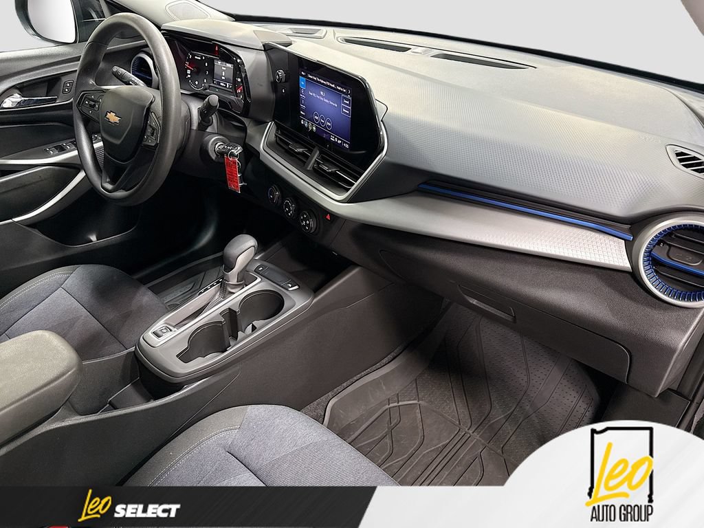 Used 2024 Chevrolet Trax LS w/ LS Convenience Package FWD image 30