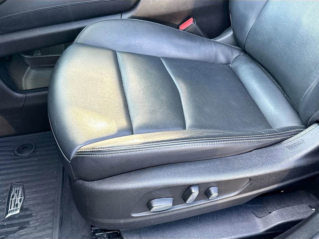 Used 2023 Cadillac XT6 Premium Luxury w/ Technology Package FWD image 21