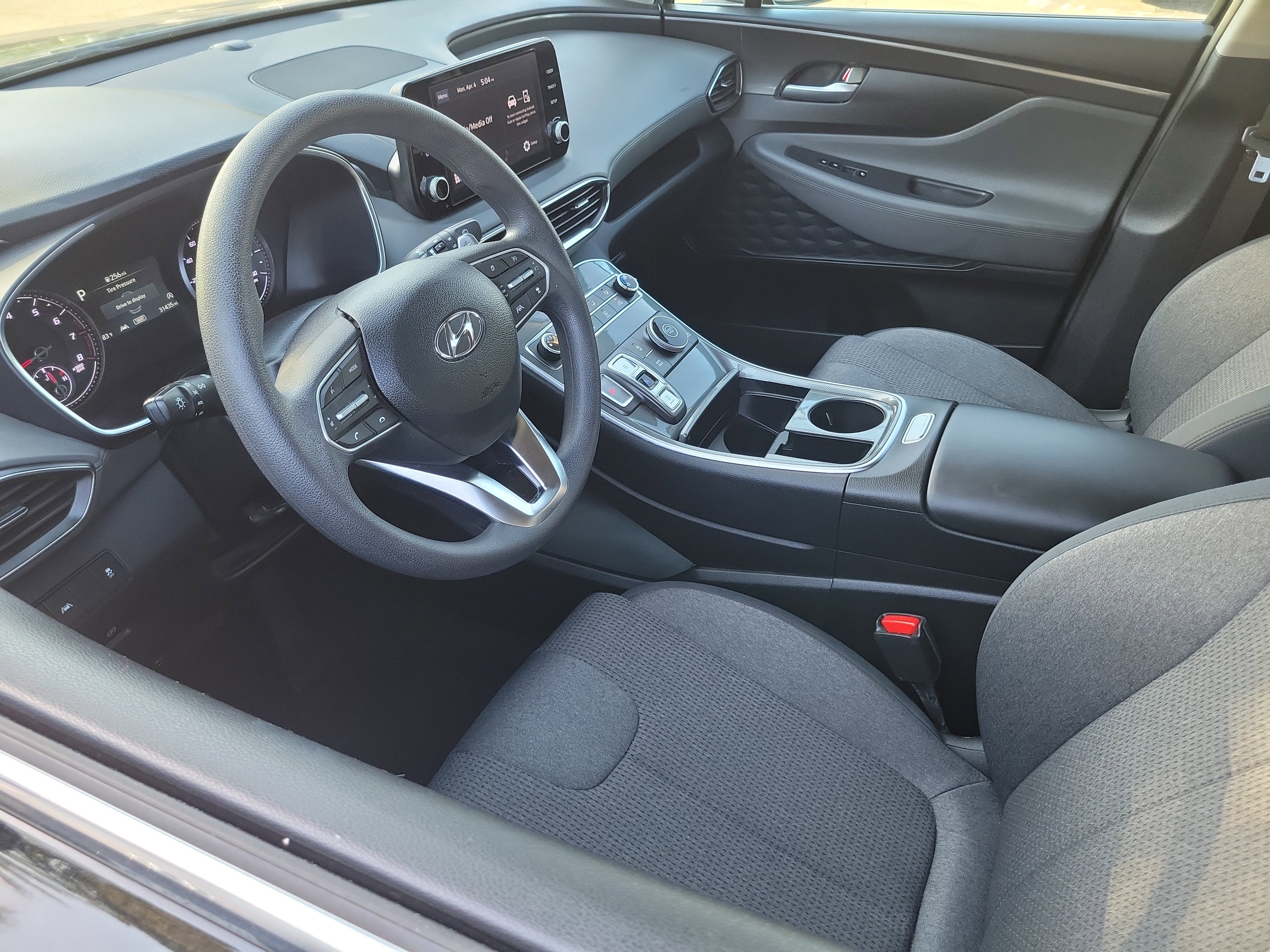Certified 2023 Hyundai Santa Fe SE image 9