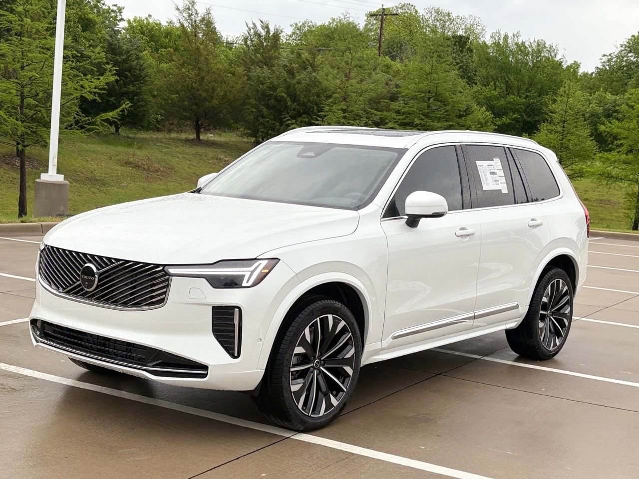 New 2026 Volvo XC90 B6 Plus w/ Protection Package Premier AWD/4WD image 3