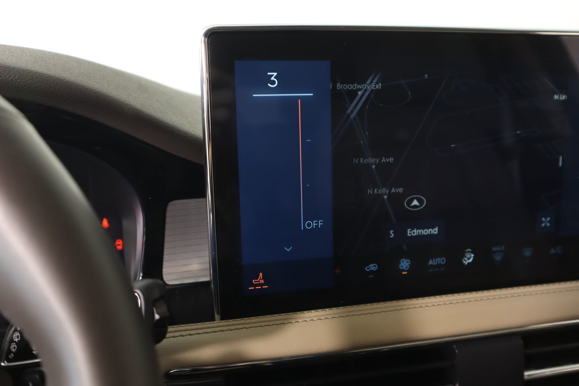 Certified 2024 Lincoln Corsair FWD image 8