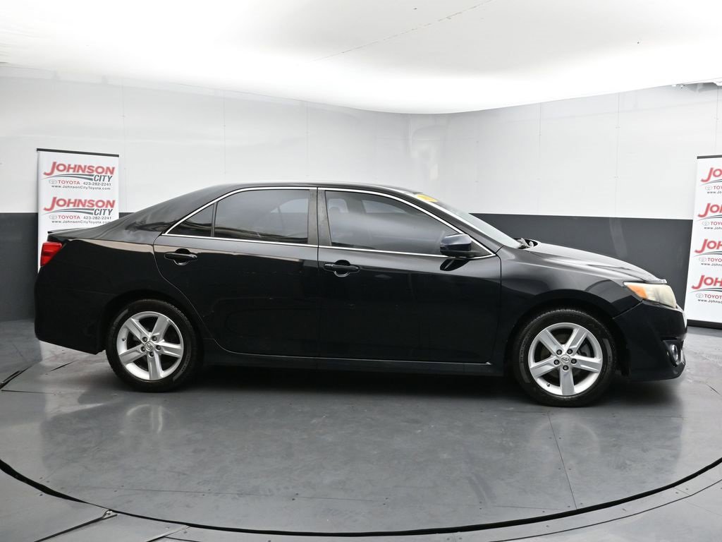 Used 2013 Toyota Camry SE image 9