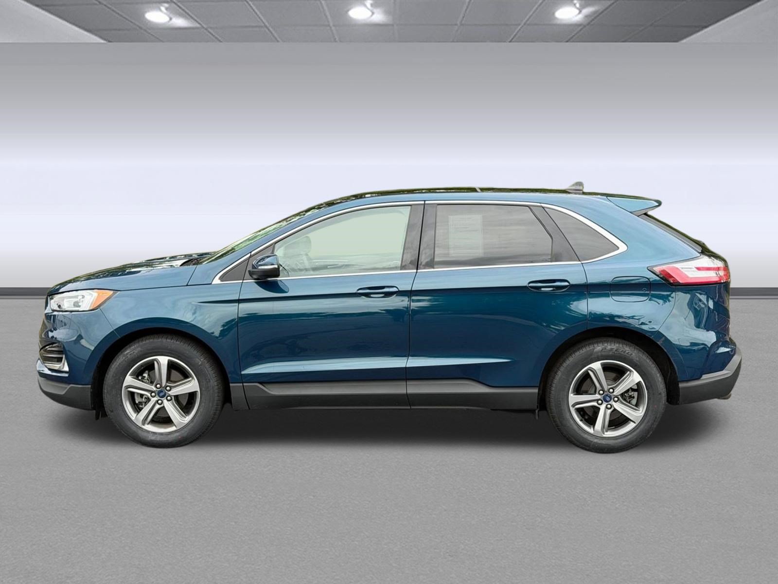 Used 2020 Ford Edge SEL w/ Convenience Package FWD image 2