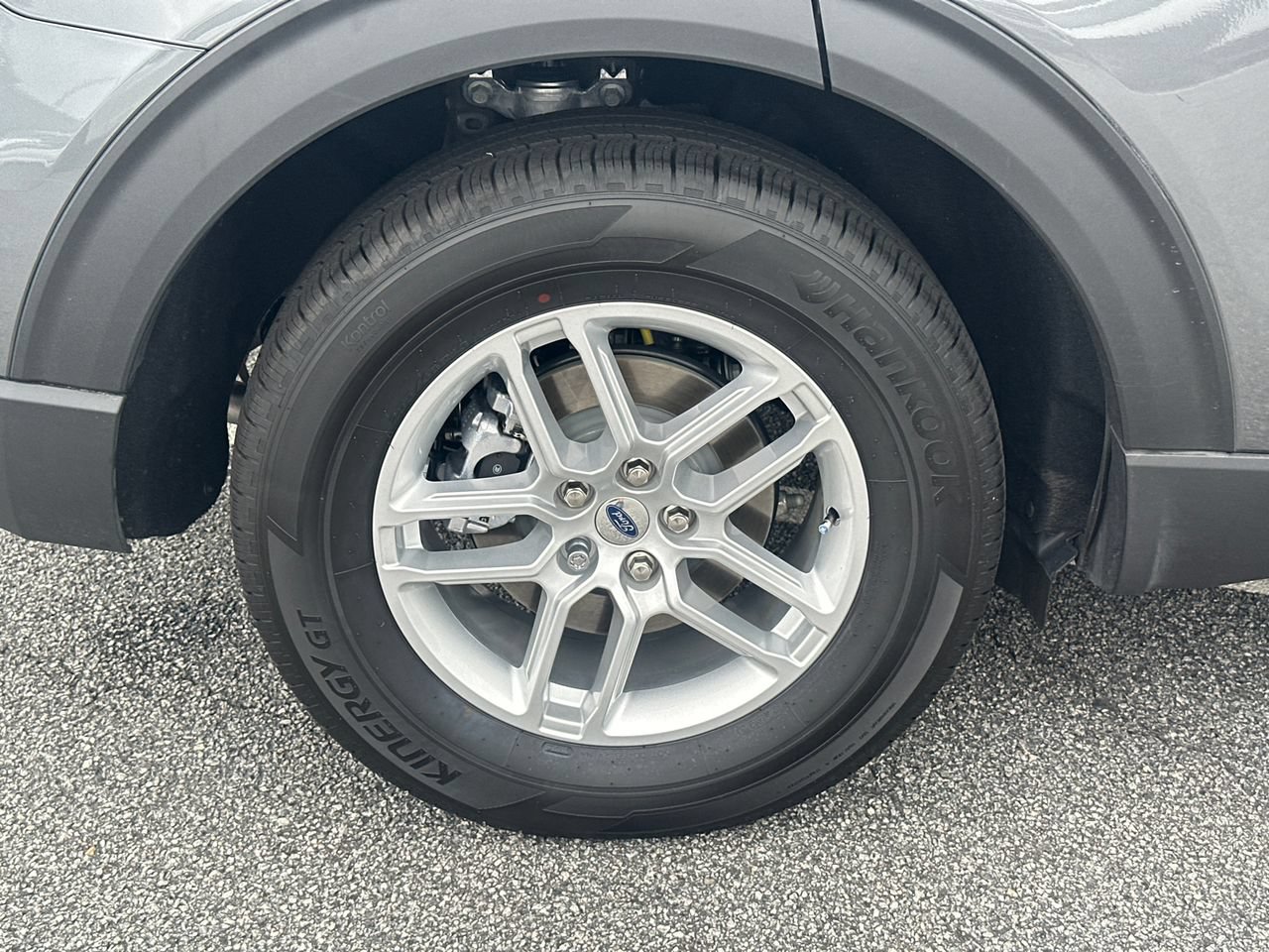 New 2026 Ford Explorer Active RWD image 17