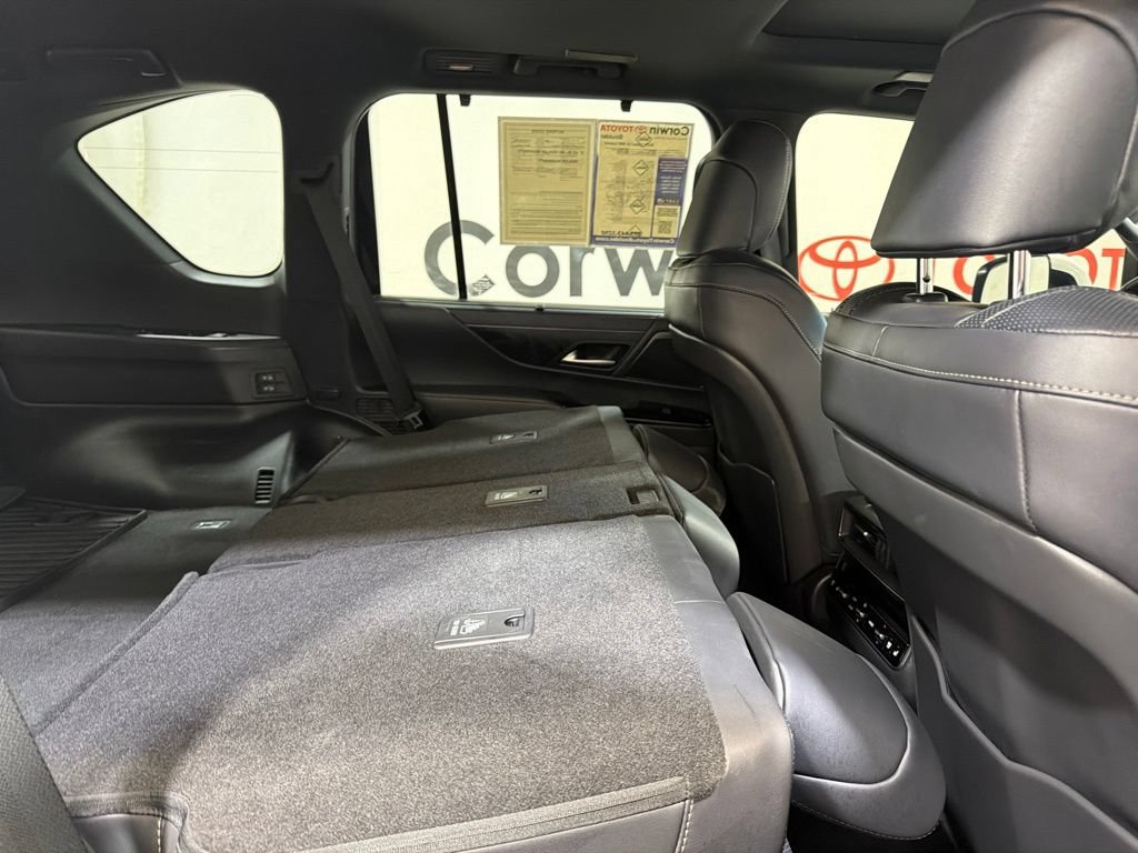 Used 2024 Lexus LX 600 4WD w/ Luxury Package image 14