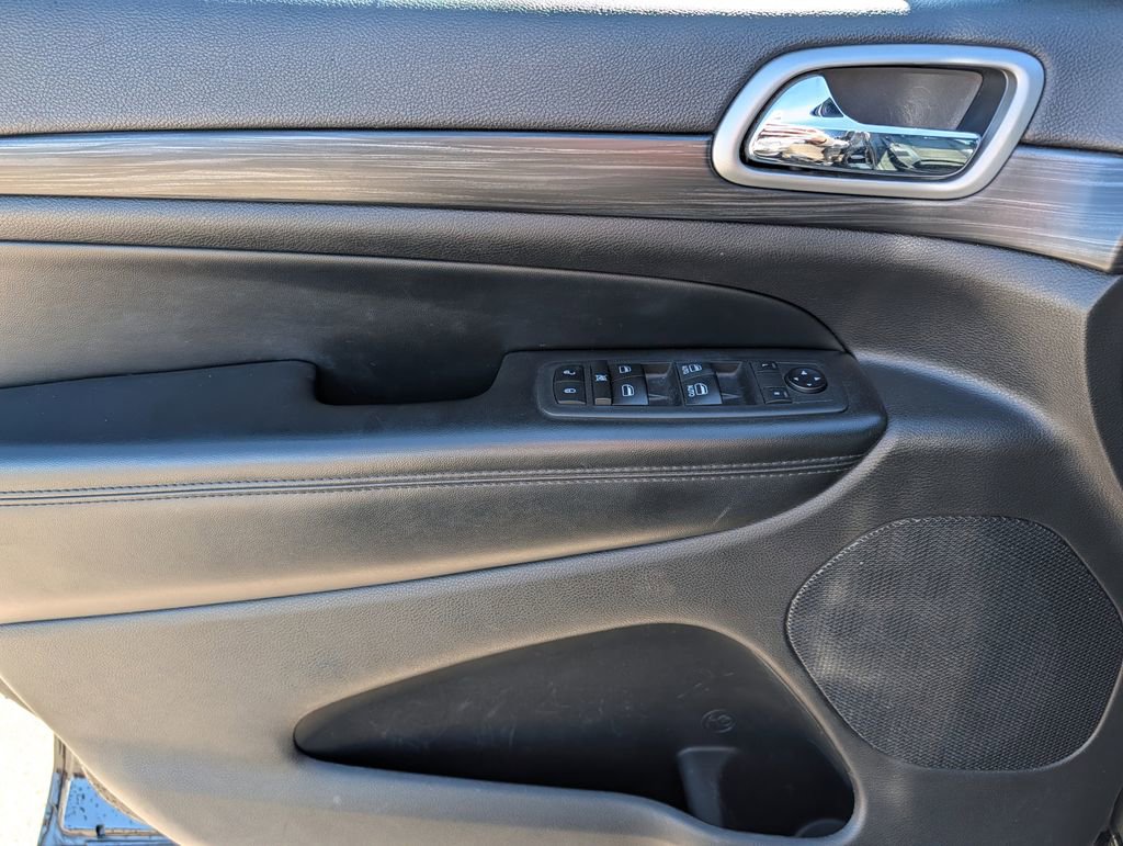 Used 2019 Jeep Grand Cherokee Altitude AWD/4WD image 19