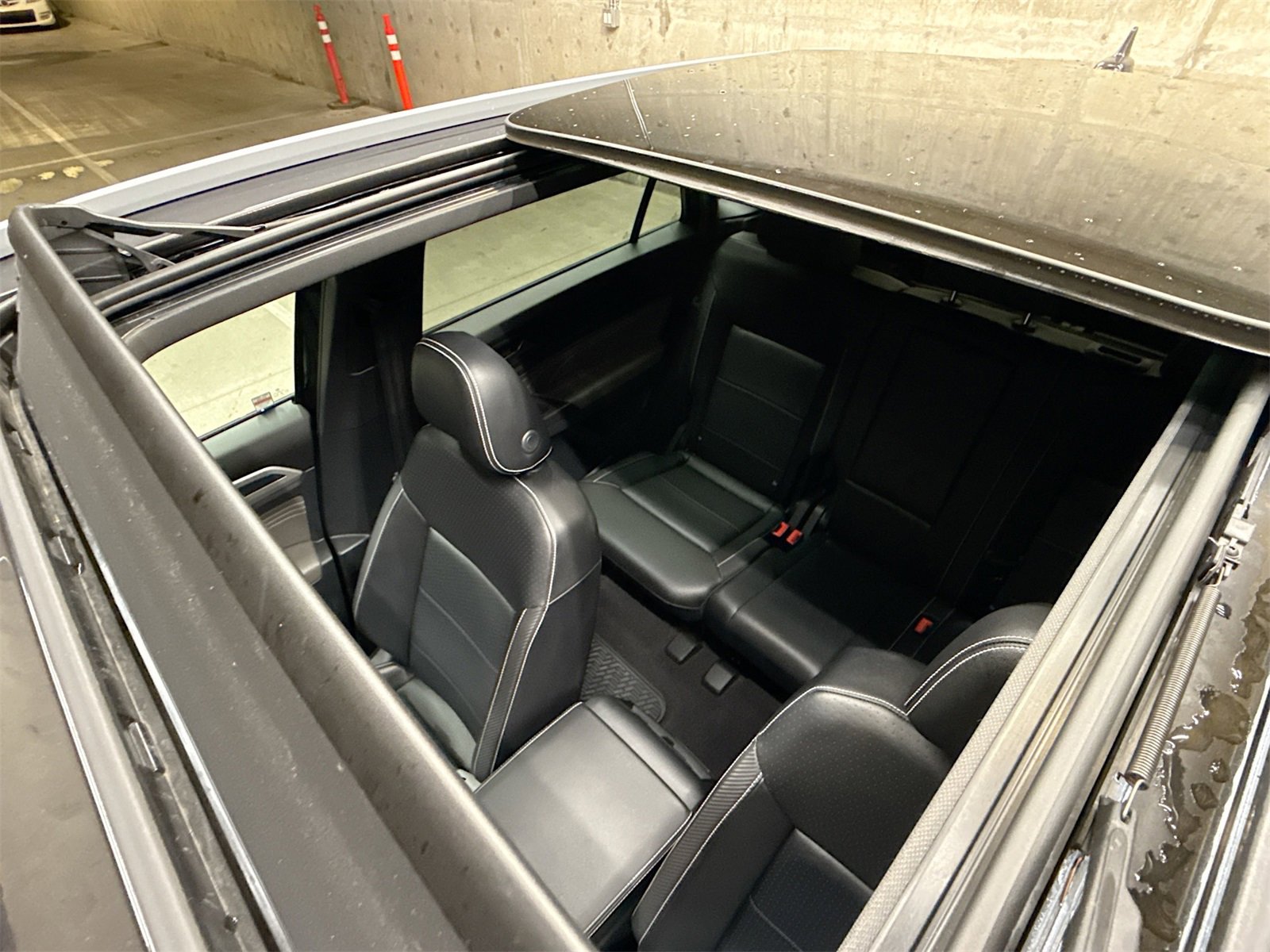 Used 2022 Volkswagen Atlas Cross Sport SEL R-Line image 22