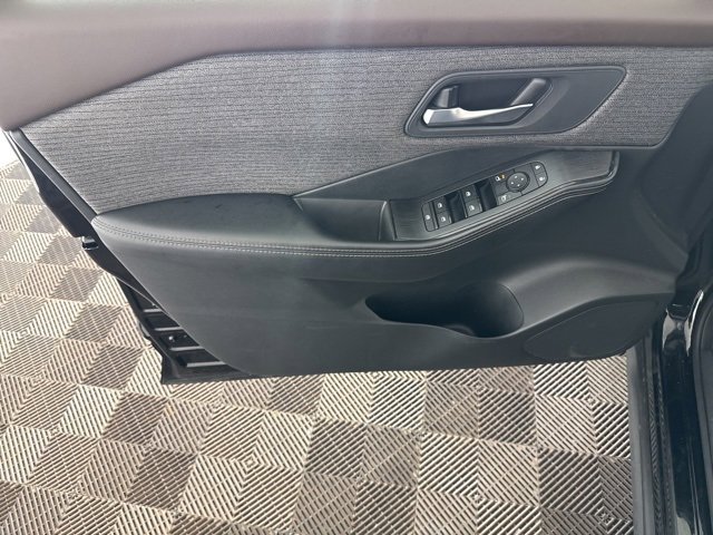 Certified 2021 Nissan Rogue SV image 18