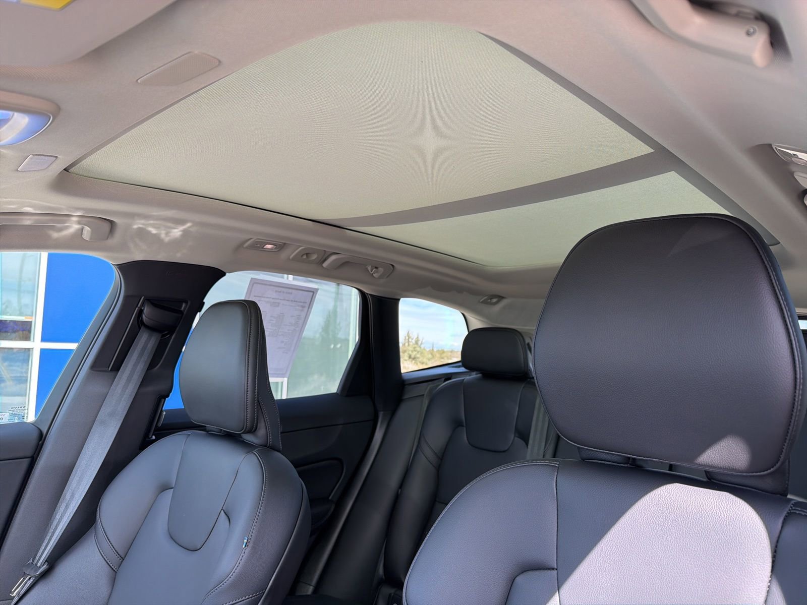 Certified 2025 Volvo XC60 B5 Core w/ Protection Package Premier AWD/4WD image 17