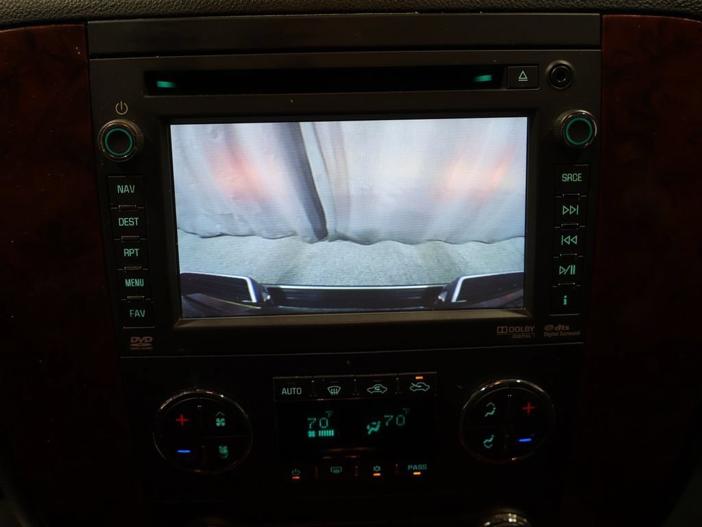 Used 2013 Chevrolet Avalanche LTZ AWD/4WD image 28