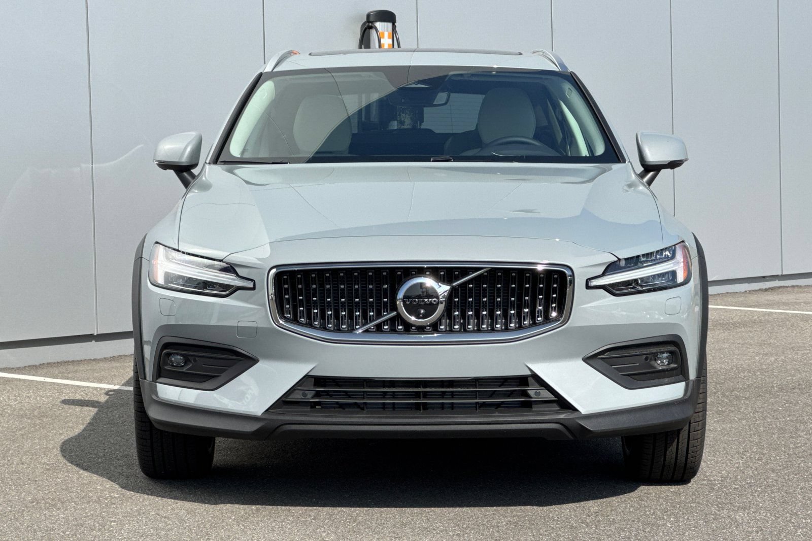 New 2026 Volvo V60 B5 Cross Country Plus w/ Climate Package AWD/4WD image 8