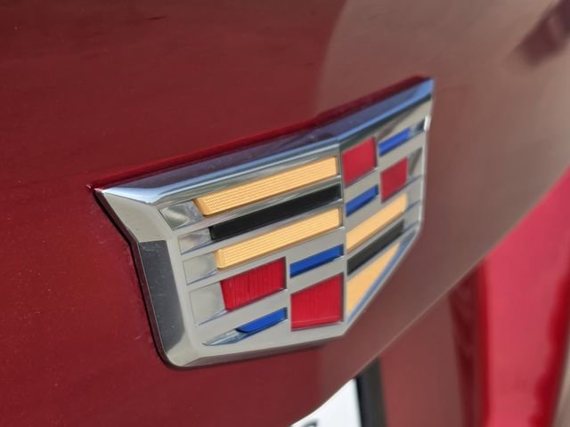 Used 2024 Cadillac XT4 Luxury w/ Cold Weather Package FWD image 10