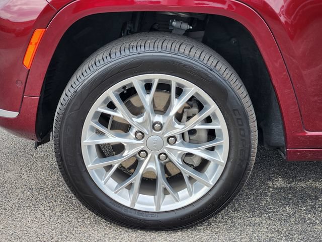 Used 2021 Jeep Grand Cherokee L Summit w/ Luxury Tech Group V AWD/4WD image 9