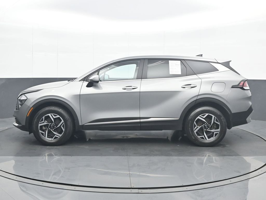 Used 2023 Kia Sportage LX image 3
