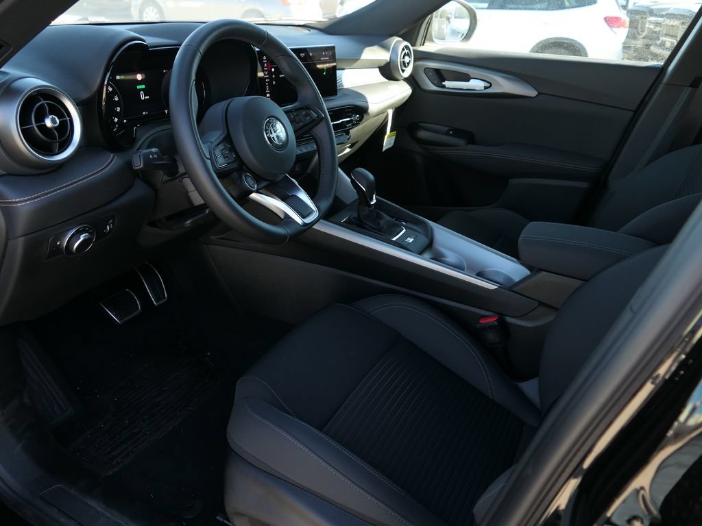 Used 2025 Alfa Romeo Tonale AWD/4WD image 7