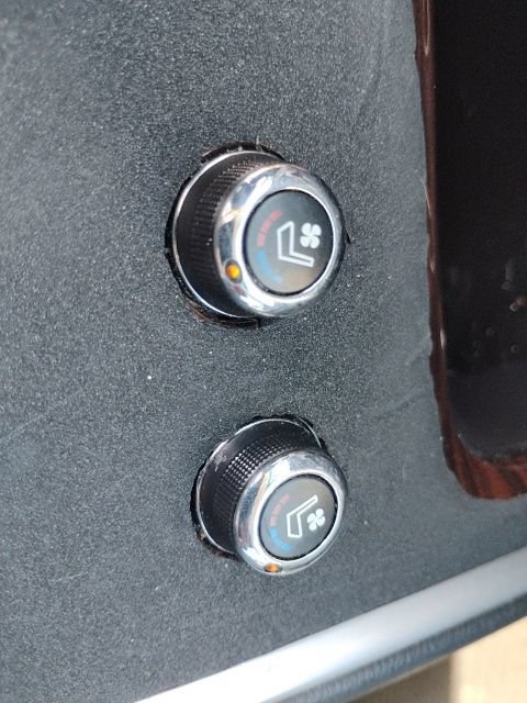 Used 2016 Nissan Pathfinder Platinum w/ Family Entertainment Package AWD/4WD image 22