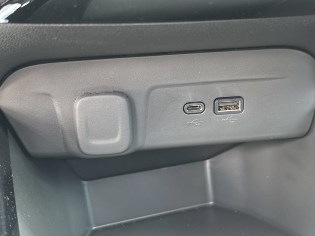 Used 2026 Chevrolet Trax LT w/ LT Convenience Package FWD image 26