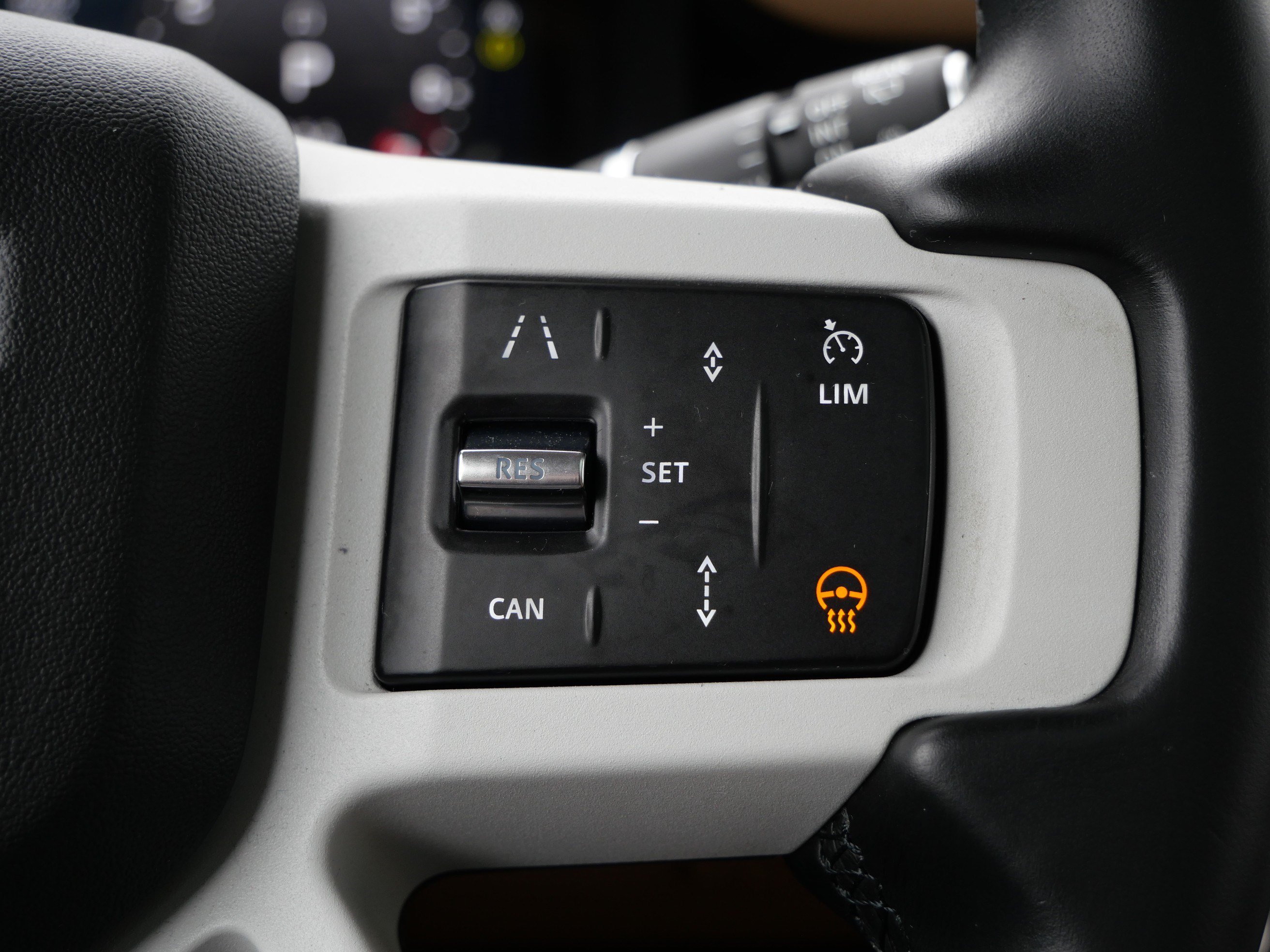 Certified 2025 Land Rover Defender 110 X-Dynamic SE AWD/4WD image 26