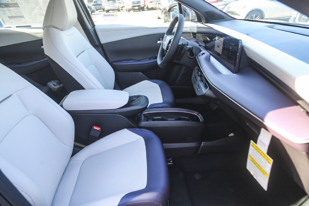 New 2026 Nissan Leaf SV+ w/ Floor Mat Package (SV+) FWD image 17