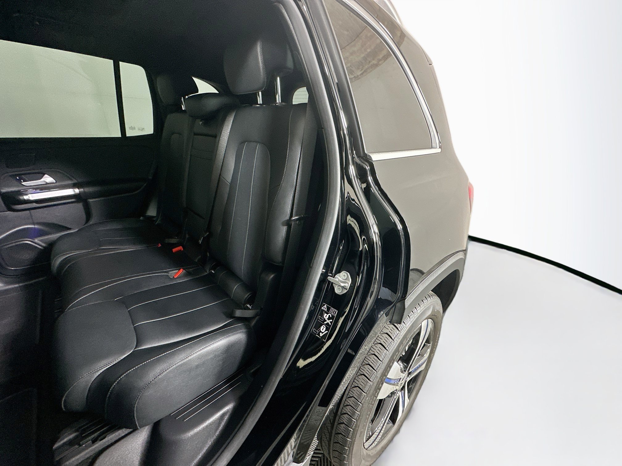 Used 2022 Mercedes-Benz EQB 350 4MATIC image 26