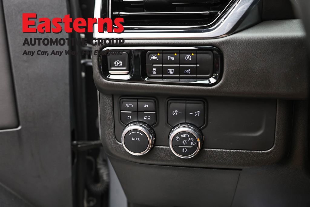 Used 2025 GMC Yukon Denali AWD/4WD image 19