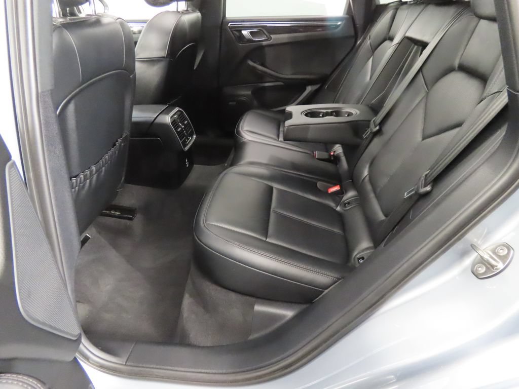 Certified 2024 Porsche Macan Turbo AWD/4WD image 45