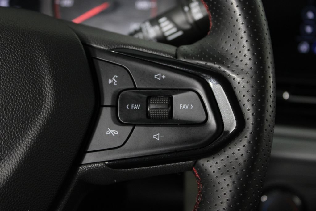 Used 2024 Chevrolet Trax RS w/ Driver Confidence Package FWD image 27