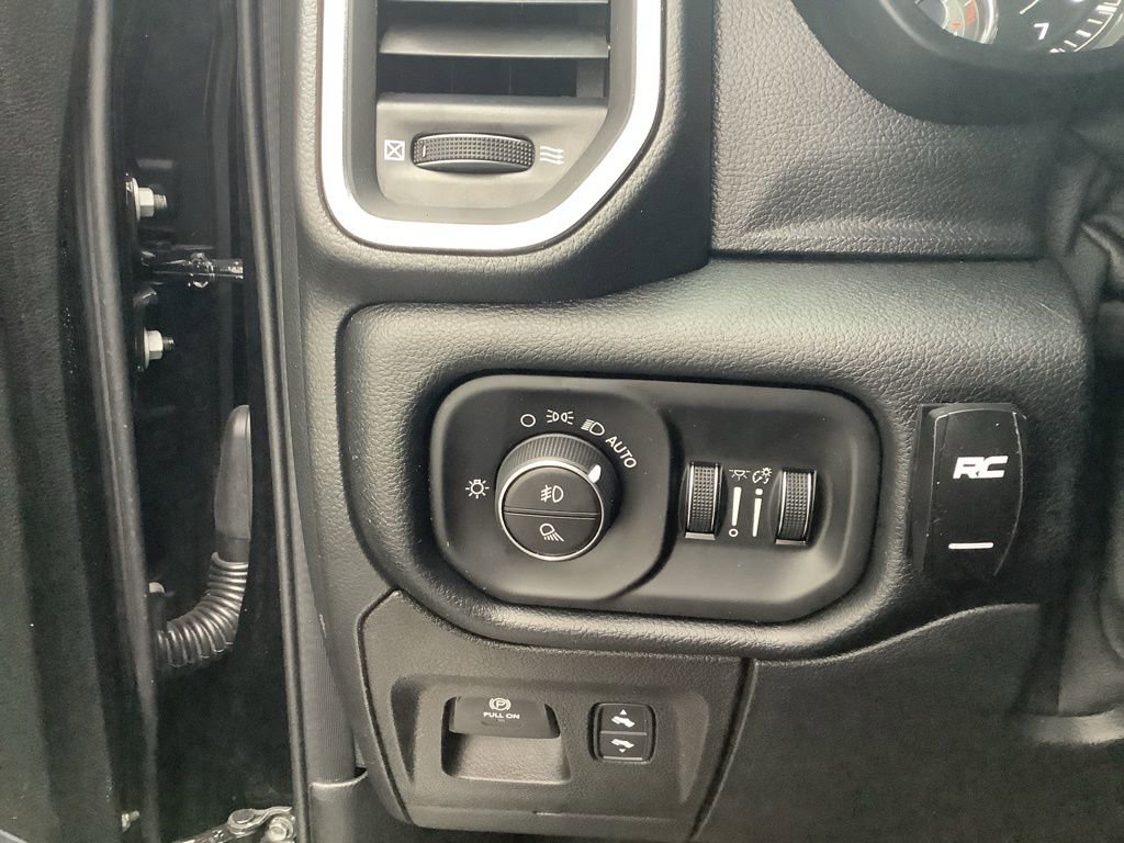 Used 2022 RAM 1500 Laramie w/ Sport Appearance Package image 13