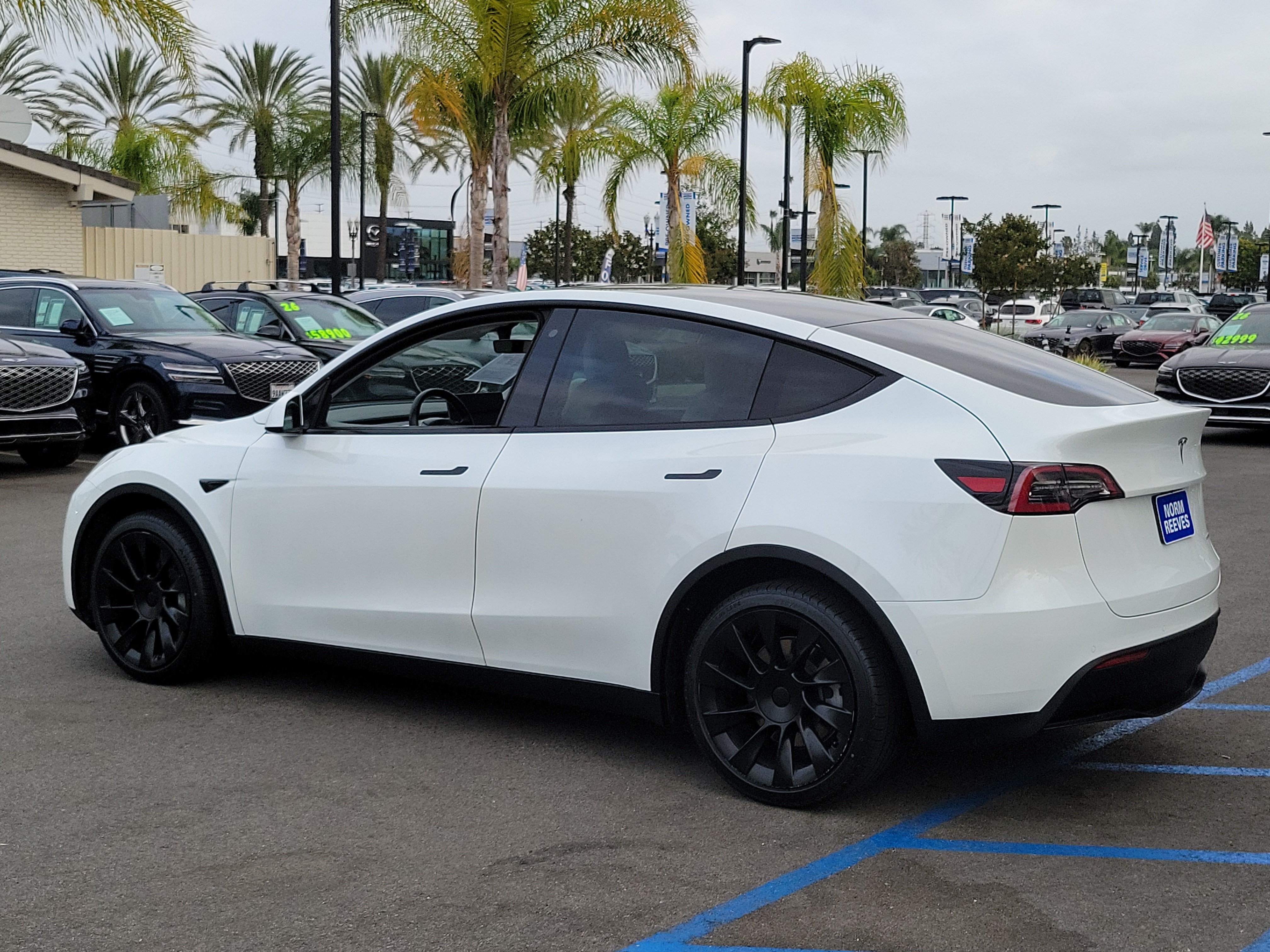 Used 2020 Tesla Model Y Long Range AWD/4WD image 27