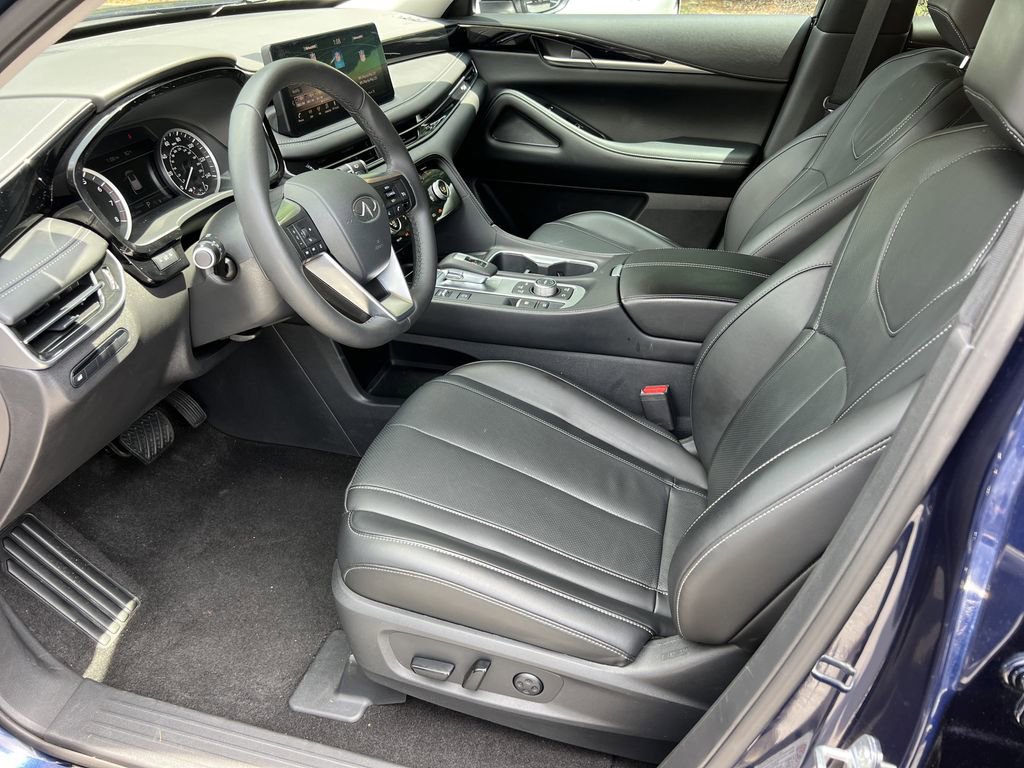 Used 2025 INFINITI QX60 Pure w/ Cargo Package FWD image 7