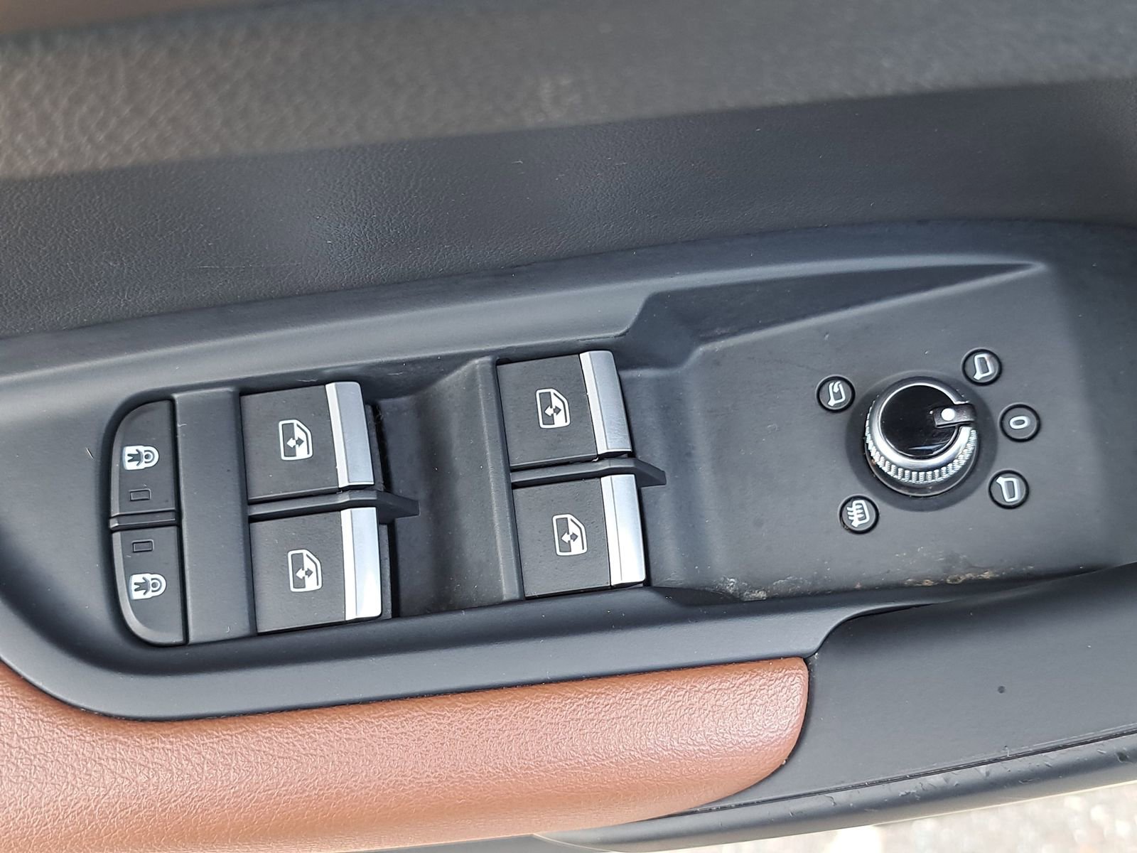 Used 2021 Audi Q5 2.0T Premium w/ Convenience Package image 31