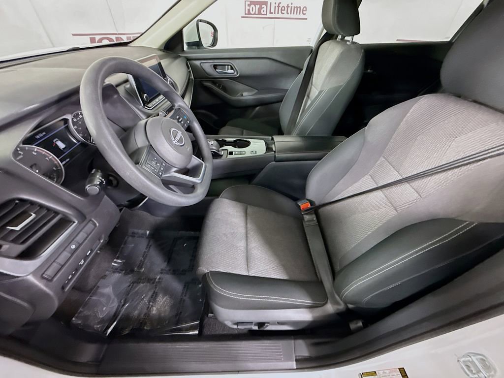 Certified 2024 Nissan Rogue SV image 24